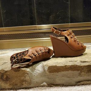 Jessica Simpson 4in caramel color wedge